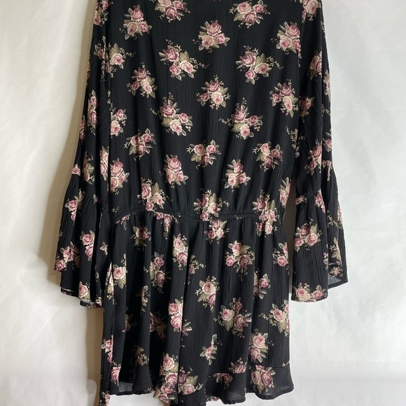 𝅺American Eagle Outfitter’s jumpsuit Rompers - Picture 9 of 13